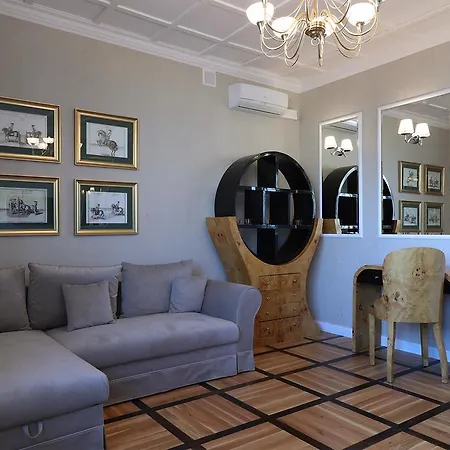 Maison De Luxe Warsaw